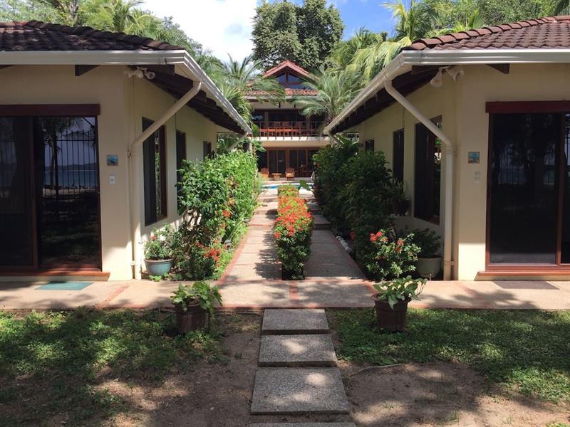 The Coast Beachfront Hotel Tamarindo Exterior photo