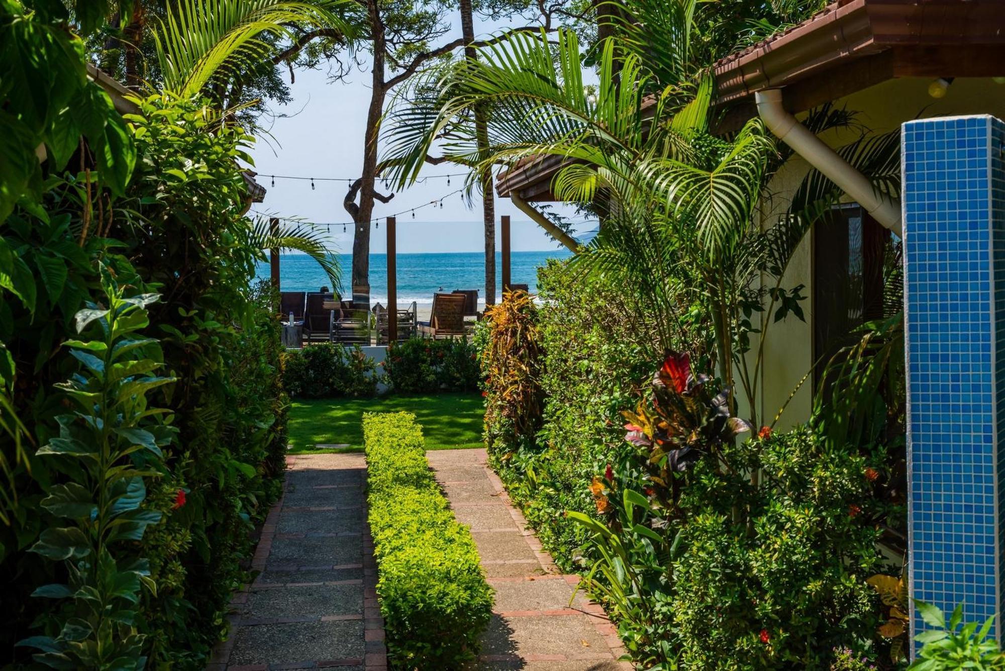 The Coast Beachfront Hotel Tamarindo Exterior photo